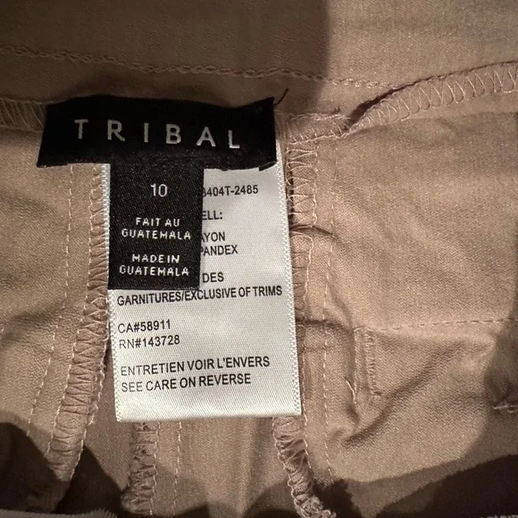 Tribal women’s capri khakis- never worn- NEW- size- 10- elastic waist band! - Picture 4 of 10